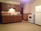 $795 / 1br - 900ft² - Spacious 2nd Flr 2BR LG Bath & Kitchen Ht water