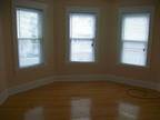 $925 / 2br - Nice Greendale area two bedroom!! Hardwood floors, laundry!!