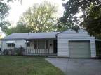 $695 / 3br - 1100ft² - NEW COUNTERTOPS! NEW PAINT! Large fenced yard, garage!