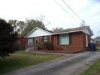 $995 / 3br - 1177ft² - NEW Listing! Renovated Ranch Home w/ hardwoods & a