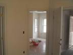 $1200 / 3br - Beautiful apt, renovated two years ago, new cabinets,hardwood