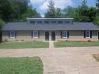 $525 / 2br - 924ft² - 120 Loblolly Available Oct. 15! 2/1 duplex. Gas.