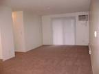 $650 / 1br - 710ft² - Lg One Bedrm with walk in closets