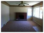 $800 / 3br - 1009ft² - 2 WEEKS RENT FREE!!! Cozy 3/1 home with front lawn.