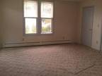 $950 / 3br - 1252ft² - /// Large 3 Bedroom close to everything ///