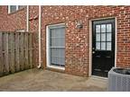 $776 / 2br - 935ft² - Ready for you today! Classic kitchen, private patio
