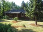 $3300 / 4br - 2216ft² - House on 1 acre 5 min to downtown Horses?
