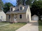 $775 1724 St Lawrence Very Clean 2 bedroom house