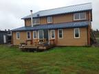 $1400 / 2br - 1400ft² - Ocean front home, 3 min. to tractor launch.
