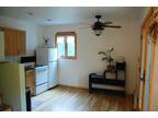 $1400 / 1br - Charming 1 Bedroom Apartment Quiet Street w Private Deck