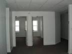 $900 / 2br - Clean & Spacious 2 Bed Utilities Included 1 Mile/3 Min. to Ft.