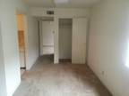 $500 / 1br - Why rent a studio?? Get a full apartment!