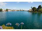$2584 / 2br - 960ft² - Spectacular Sunsets from our vast Waterfront Patios!