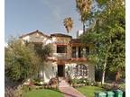 Classic 1 bedroom & 1 bathroom unit available in Beverly Hills!