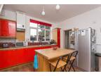2 bed flat for rent Duppas Hill Road