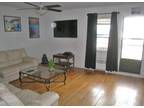 Beachside 2 Level Apartment w/Parking