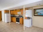 Kensington 1 br huge apt