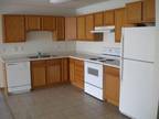 $575 / 1br - 800ft² - 1bed, 1st floor walk-out, Dble garage....avail June 1st!
