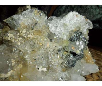 Exceptionally Very Gorgeous Large Quartz Crystals with Galena &amp; Inclusions Clust is a White Collectibles for Sale in New York NY