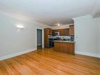 1 Bed - 401 W Fullerton Apartments