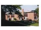 2 Beds - Kings Pointe Apartments