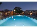 $1675 / 1br - 782ft² - $300 deposit / Heated pool & Spa / Lots of spa - Easy
