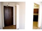 Chicago 1BR 1BA, Amenities include a business center with
