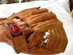 1960 Hawthorne Baseball Glove