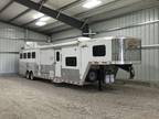 2013 Merhow Very Lite 4 horse trailer with Full Living Quarters