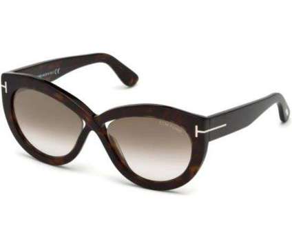 Tom Ford TF 577 DIANE-02 Authentic Sunglasses is a Sunglasses for Sale in Sandy Springs GA