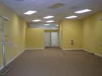 1490ft² - Great Retail, 2 Dressing Rooms, Carpeted Showroom (Anderson)
