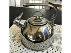 Chantal Polished Stainless Steel Tea Kettle 2.5 Qt Whistle