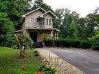 3 bedrooms home with hot tub in Gatlinburg