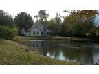 $2450 / 4br - 4800ft² - Large, secluded home on private lake (Oakville) (map)