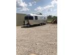 2009 Airstream Flying Cloud 23FB 28ft