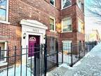 Chicago 3BR 3BA, WELCOME HOME! Highly Desirable Elevated 1st