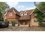 7 bed Detached House in New Malden for rent