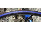 Innova 700x22c/700x23c wire bead blue/black bicycle tire New
