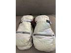 Thinsulate Swiss tech quilted ski mittens white m/l.