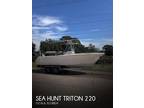 Sea Hunt Triton 220 Center Consoles 2007
