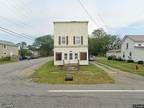 Single Family Home in Lyndonville from HUD Foreclosed