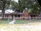 $1150 / 3br - 1800ft² - House for rent on fenced 1/2 acre