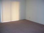 $545 / 2br - 750ft² - Cute 2 bedroom 1 bath apartment has new carpet