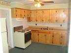 $725 / 3br - Bright, large 3bdr Apt on the Lake