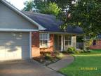 $1275 / 3br - Great neighborhood, close to everything!