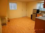 $1225 / 1br - Clean 1 bed with bath, kitchen, own shed