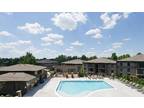 $939 / 2br - 1258ft² - Lakewood Park Apartments- Only Lakeviews inside of New