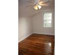 $655 / 2br - Gorgeous Wood Floors, Skylights, Washer/Dryer Included (Downtown)