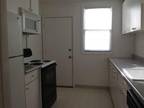 $2000 / 2br - 840ft² - Walk to Laurel St. and the train station