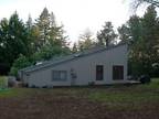 $2300 / 2br - 1200ft² - Single Family House on Skyline Blvd 2br bedroom